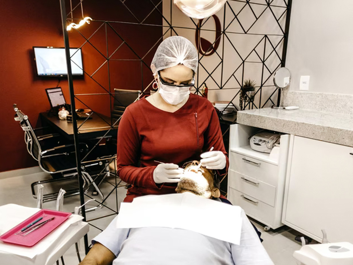 Cirurgião Dentista